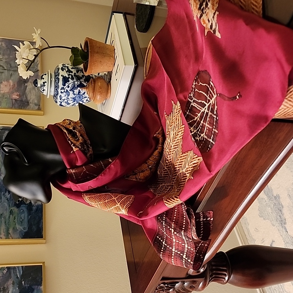 Echo Silk oblong falling leaves scarf
